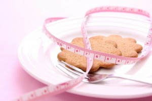 ダイエット中　間食　摂取カロリー　目安　消費カロリー