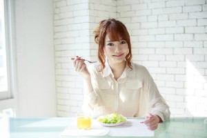 ダイエット中　朝ごはん　食べた方がいい　食べ過ぎ防止