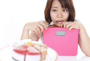 ダイエット中　疲れている時　甘いもの　食べたくなる　対策　低GI　GABA